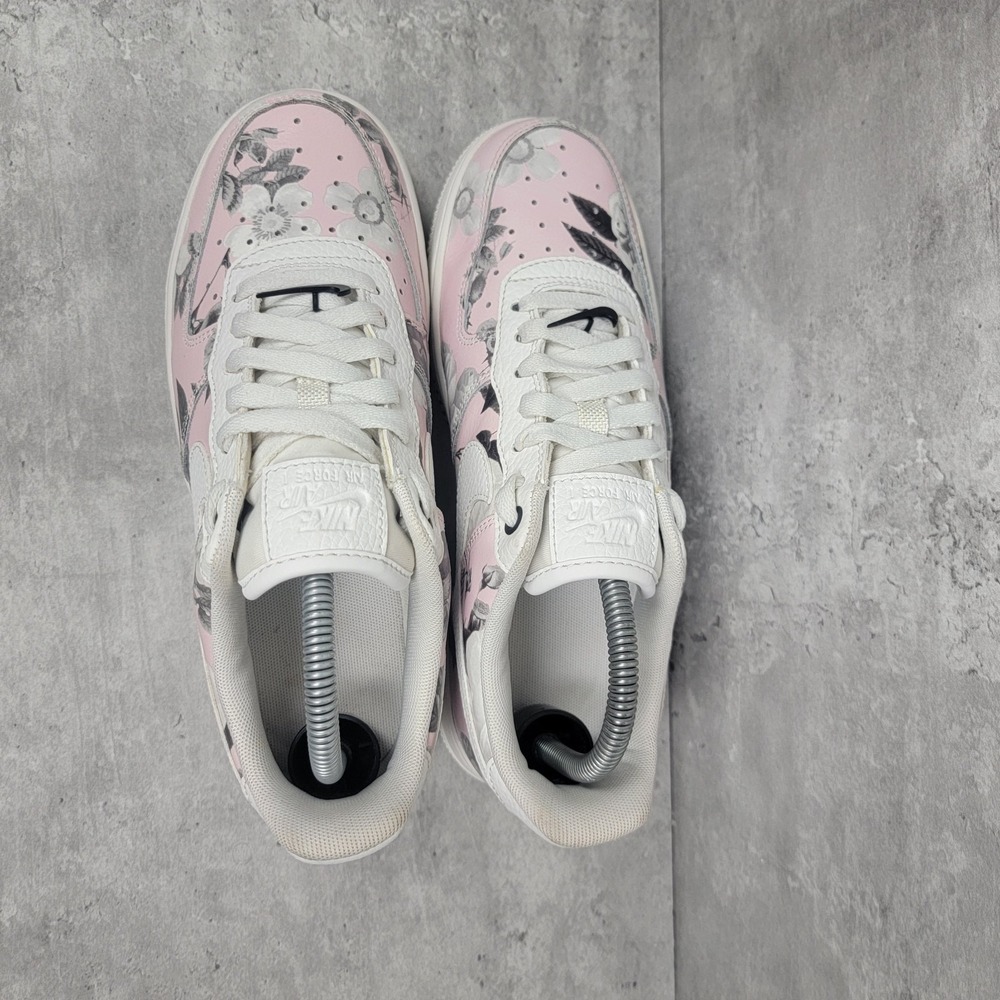 NIKE Womans Size 8 Air FORCE 1 Pink FLORAL AO1017 102 WHITE LEATHER SNEAKERS - Picture 7 of 8